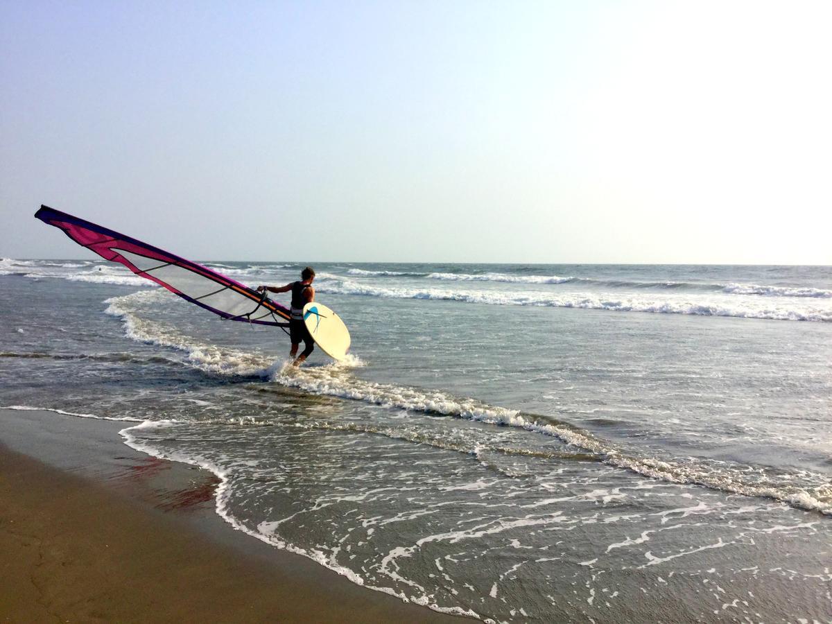 Morjim Queen Beach Resort Exterior foto