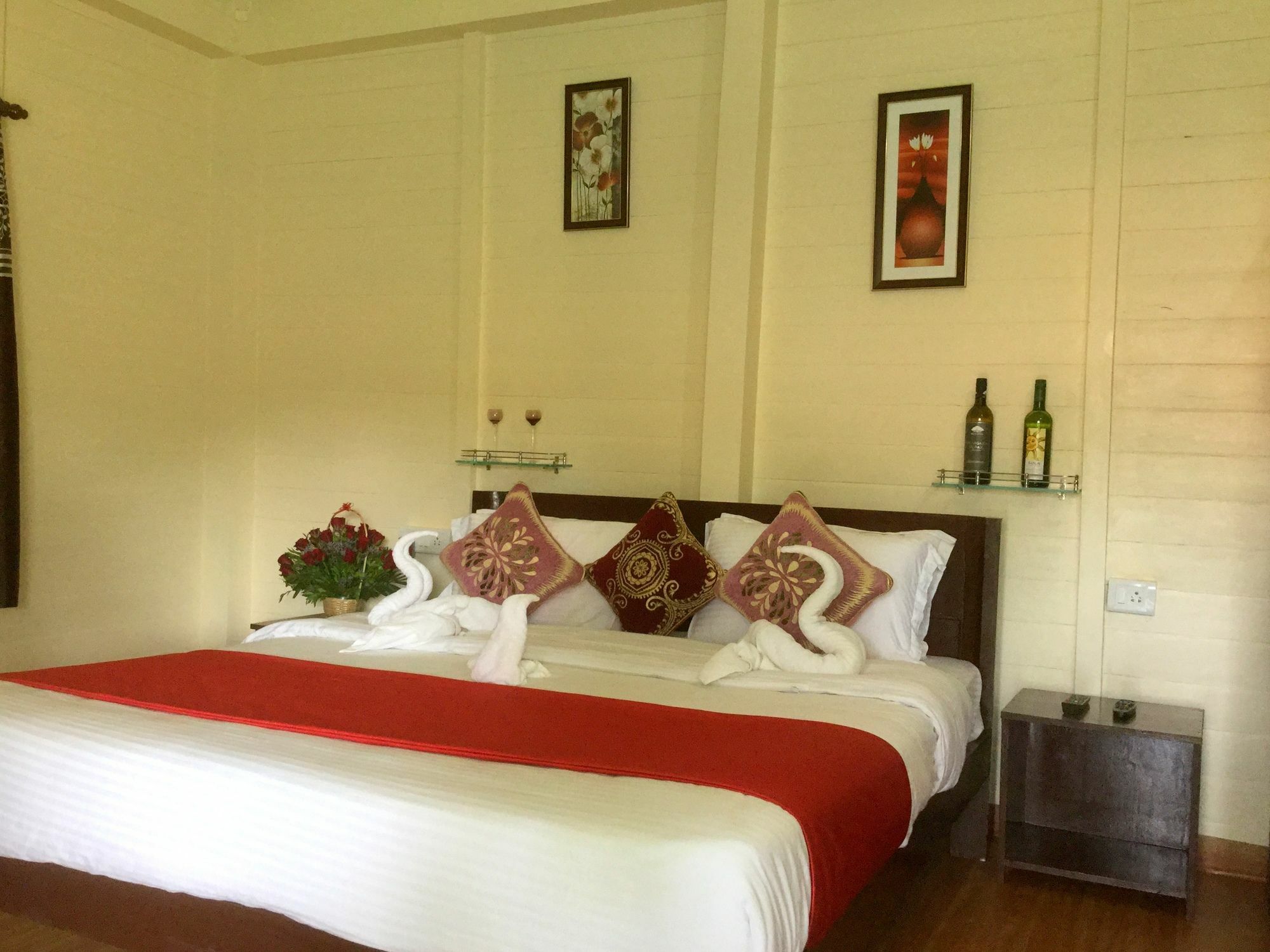 Morjim Queen Beach Resort Exterior foto